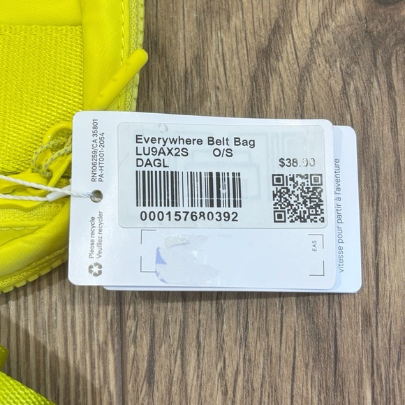 NWT Lululemon Everywhere Belt Bag In Daisy Glow - Picture 8 of 10